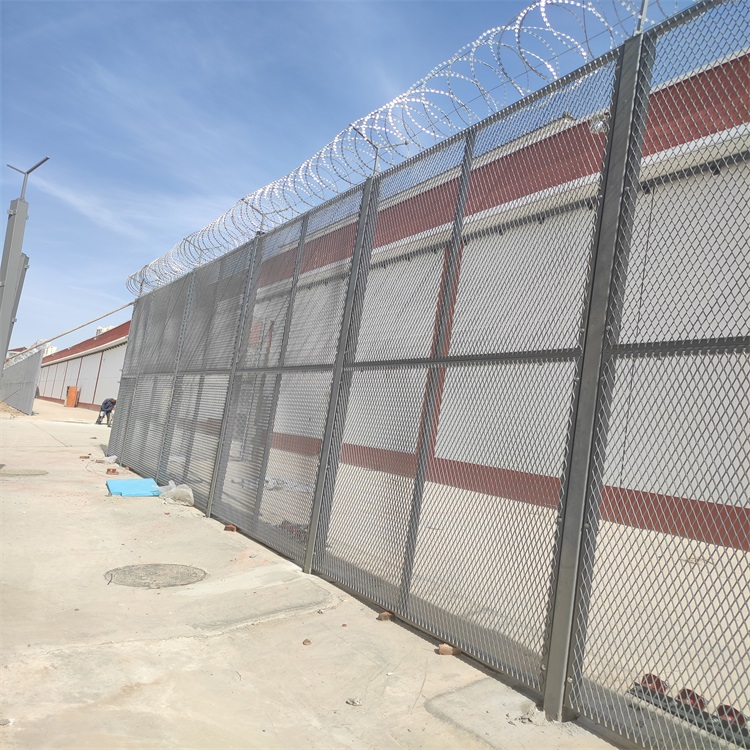监狱警戒处防攀爬隔离网