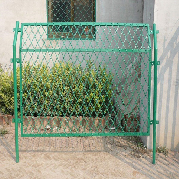 刀片刺绳围栏网图片3