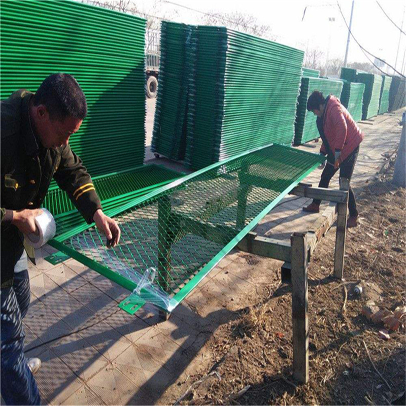 斜方孔高速公路护栏网图片2