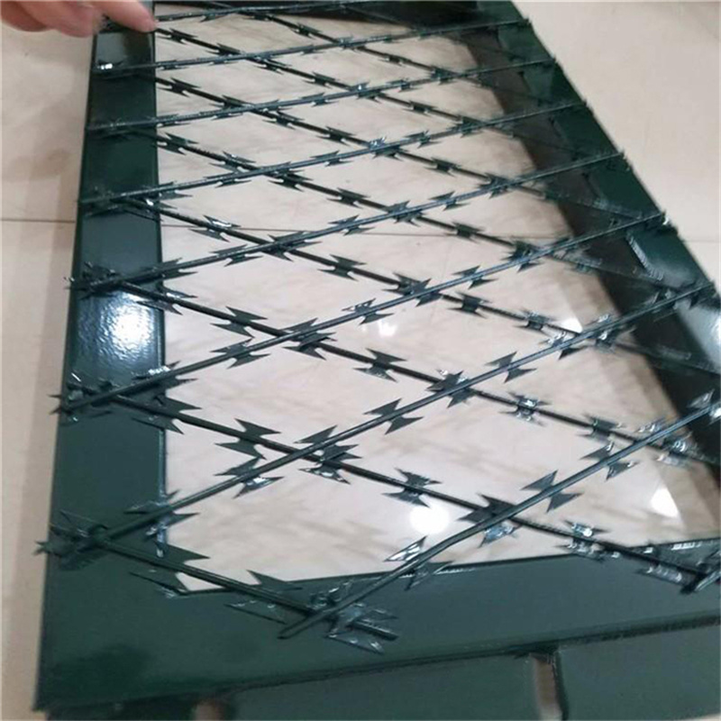 刀刺焊接隔离网图片4