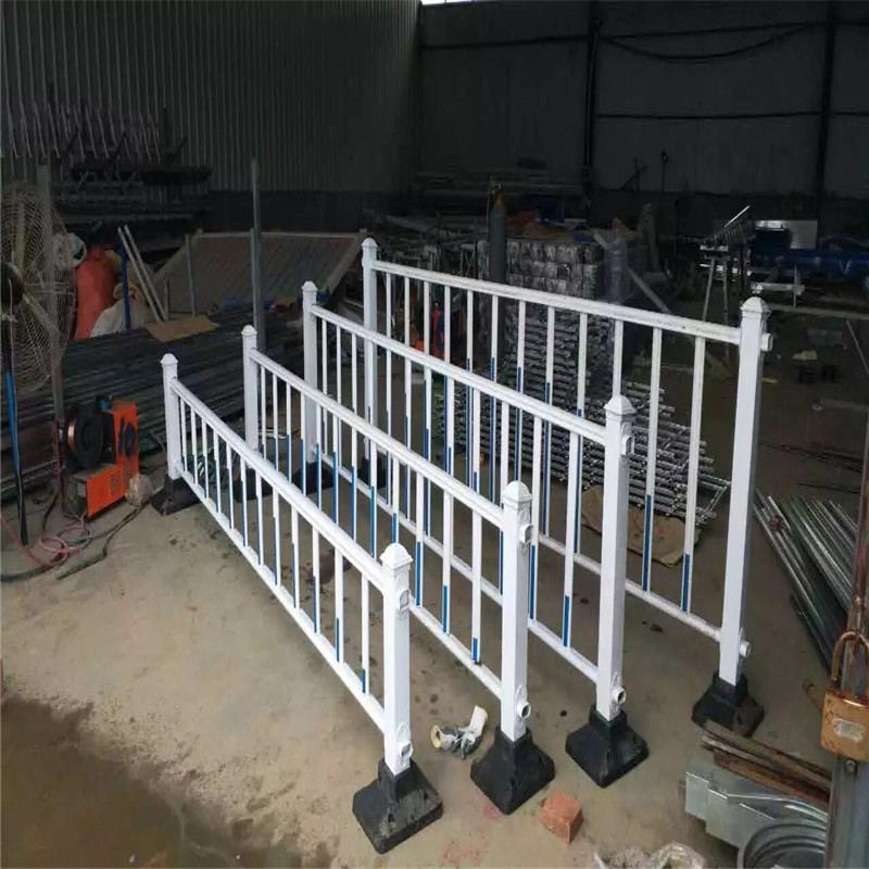 组装式锌钢草坪护栏图片3