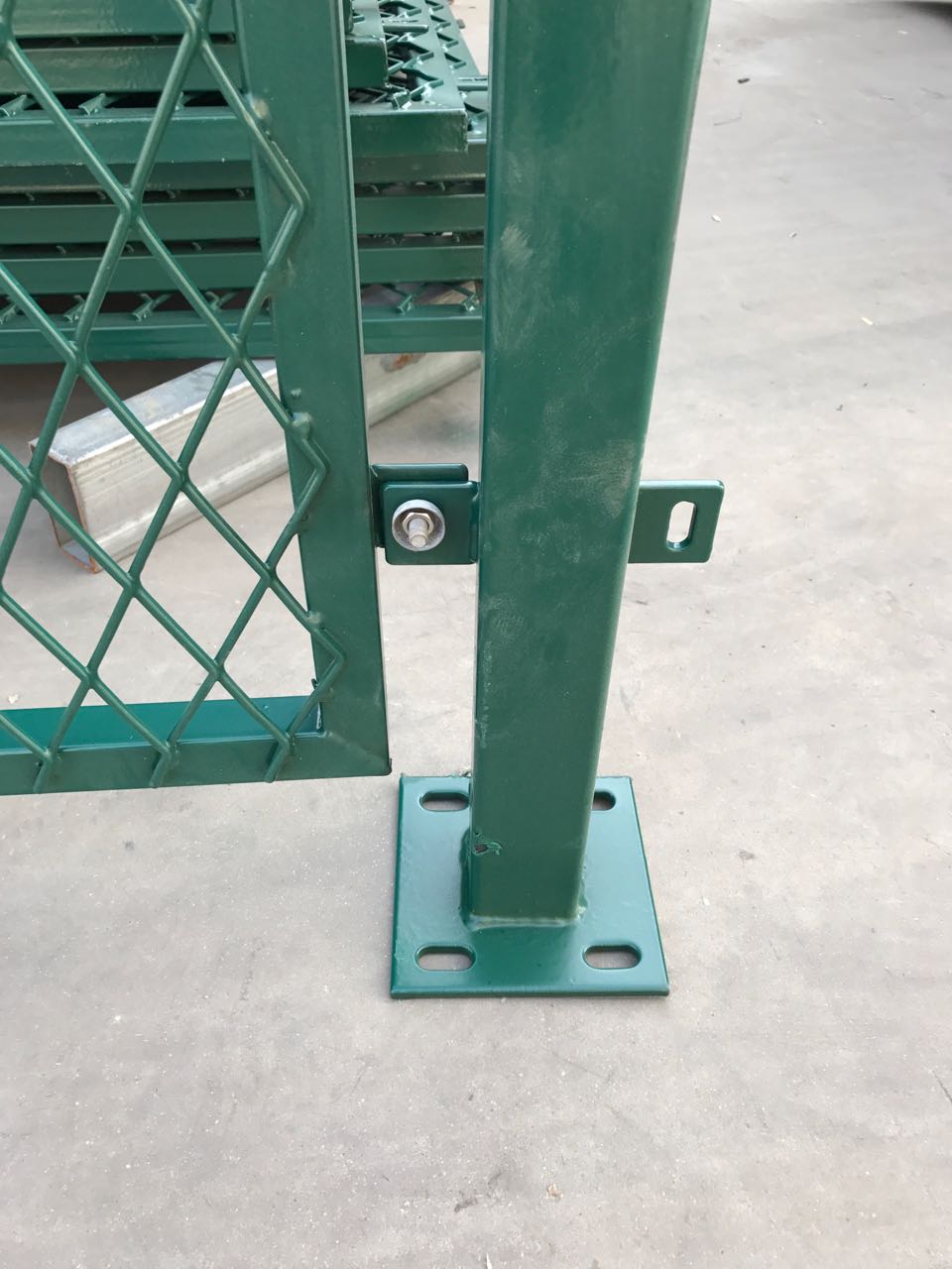 监狱金属隔离护栏网图片3