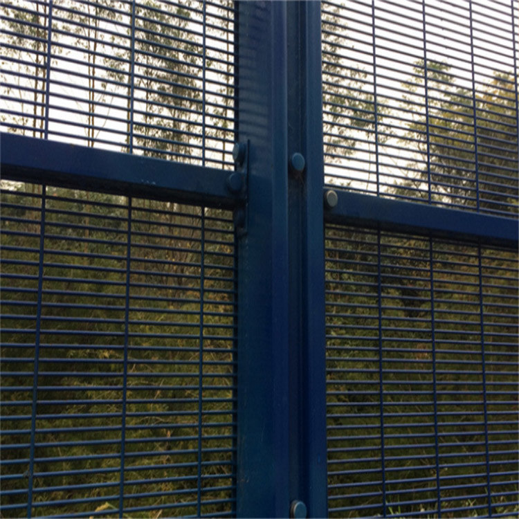 监狱隔离网之358护栏图片4